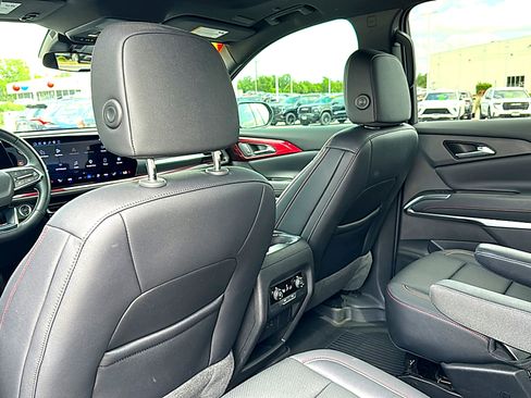 Used 2025 Chevrolet Traverse Z71 AWD/4WD image 18