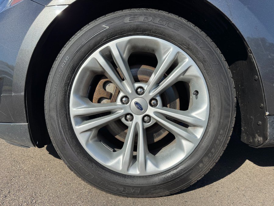 Used 2018 Ford Taurus SE FWD image 13