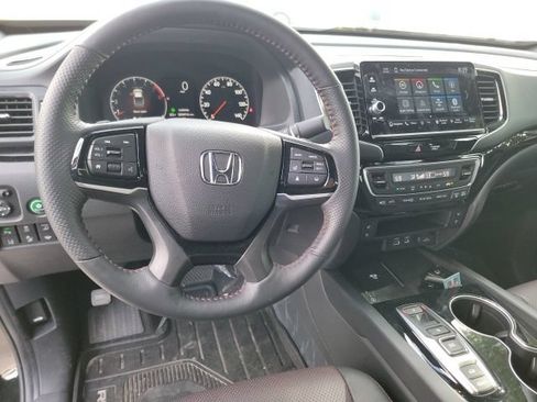 Used 2025 Honda Ridgeline Black Edition image 13