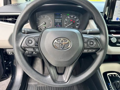 Used 2025 Toyota Corolla LE w/ Convenience Package FWD image 14