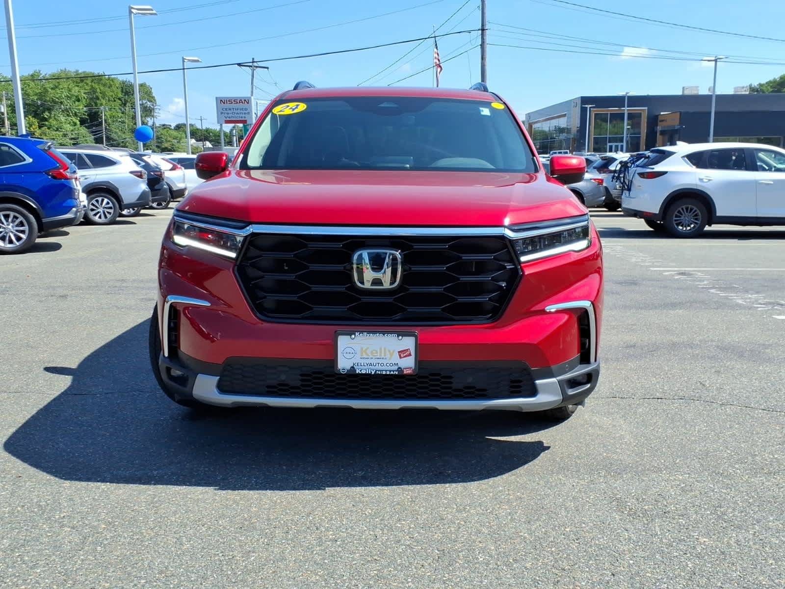 Used 2024 Honda Pilot Touring image 2