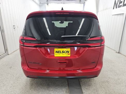 New 2026 Chrysler Pacifica Select w/ S Appearance Package image 8