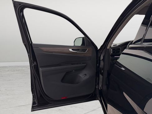 Used 2025 Volkswagen Atlas SEL Premium R-Line image 22