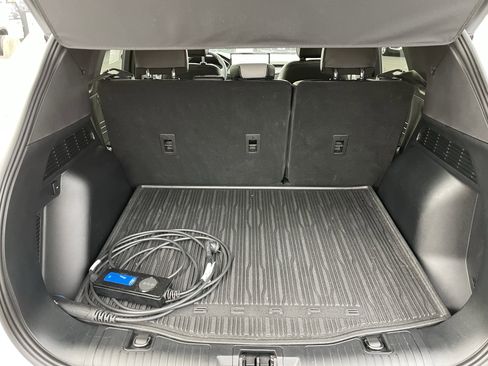 Used 2023 Ford Escape SE w/ PHEV Premium Package image 6