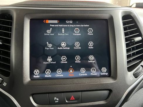 Used 2019 Jeep Cherokee Trailhawk w/ Cold Weather Group image 20