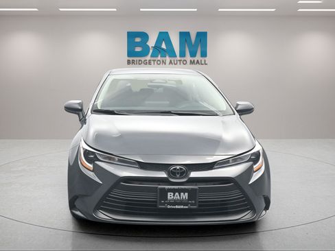Used 2024 Toyota Corolla LE FWD image 3