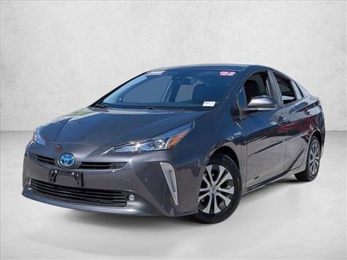 Used 2022 Toyota Prius LE image 1