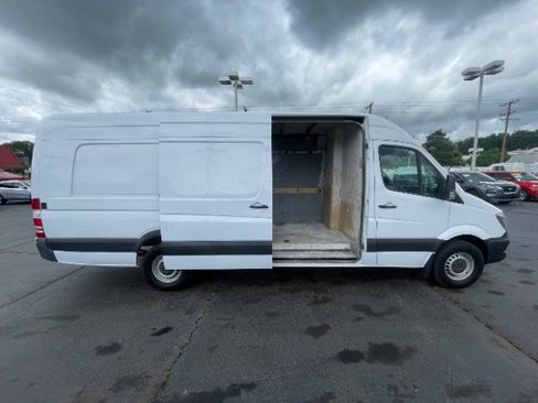 Used 2015 Mercedes-Benz Sprinter 2500 w/ Driver Efficiency Package image 8