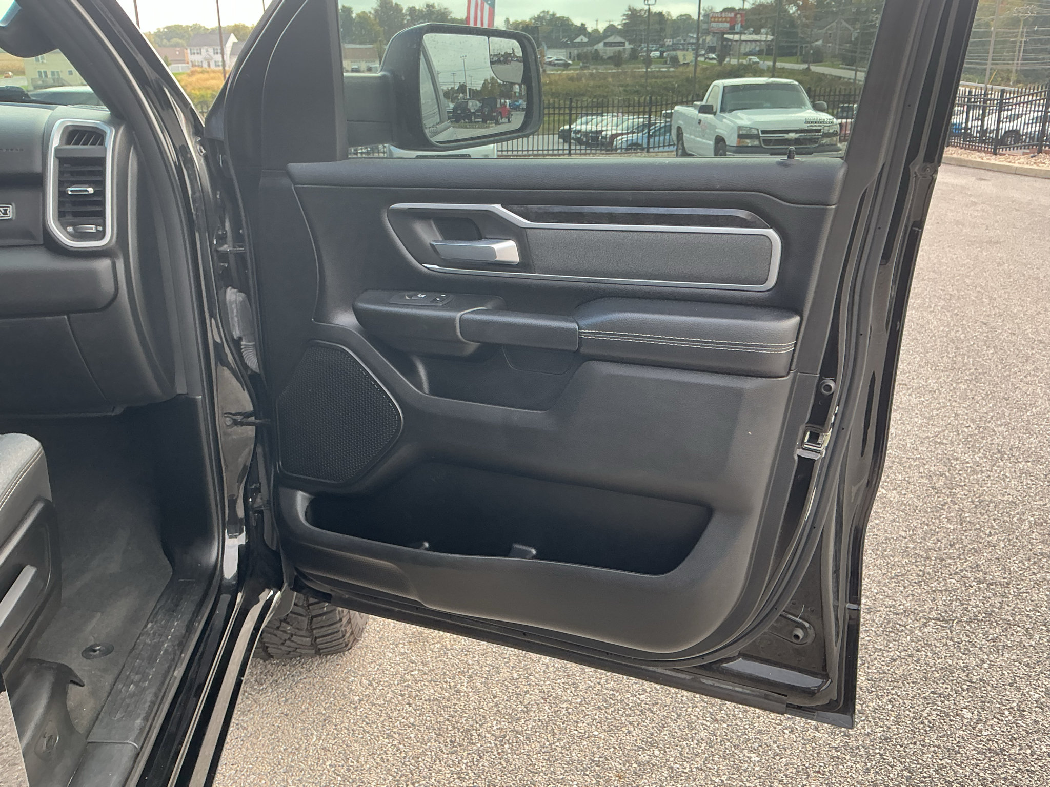 Used 2022 RAM 1500 Big Horn w/ Night Edition AWD/4WD image 18