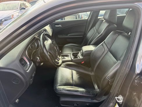 Used 2019 Dodge Charger SXT w/ Leather Interior Group image 12
