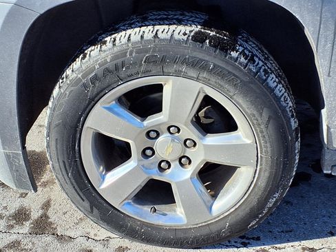 Used 2019 Chevrolet Suburban LT w/ Luxury Package image 27