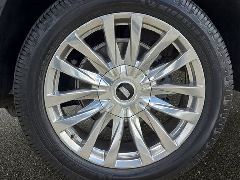 Used 2022 Cadillac Escalade Premium Luxury w/ Performance Package image 39