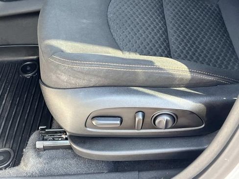 Used 2020 GMC Terrain SLE w/ Driver Convenience Package FWD image 18