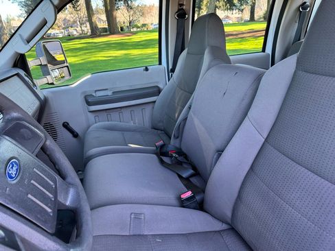 Used 2010 Ford F550 4x4 Crew Cab Super Duty image 11