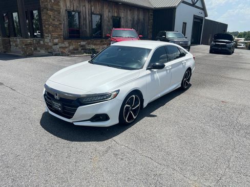 Used 2022 Honda Accord Sport image 4