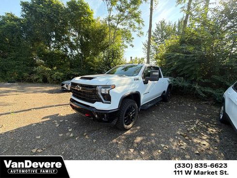 Used 2025 Chevrolet Silverado 2500 LT w/ Trail Boss Package AWD/4WD image 1