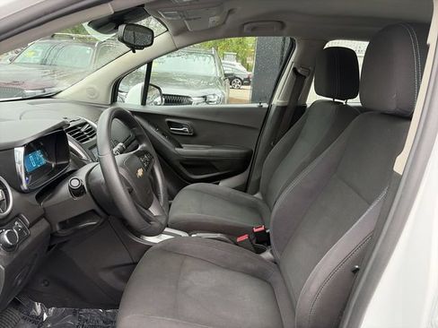 Used 2016 Chevrolet Trax LS AWD/4WD image 11