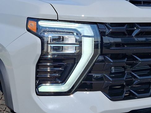 Used 2024 Chevrolet Silverado 2500 ZR2 w/ ZR2 Bison Edition AWD/4WD image 9