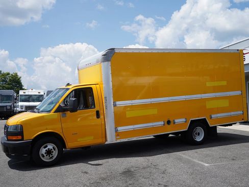 Used 2021 GMC Savana 3500 Extended w/ Power Convenience Package RWD image 6