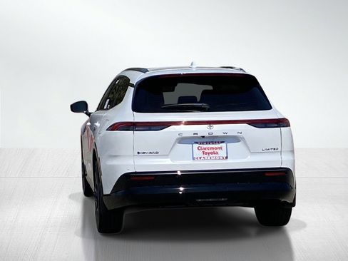 New 2026 Toyota Crown Signia AWD/4WD image 4