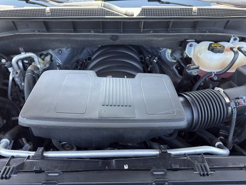 Used 2024 Chevrolet Suburban LT image 36