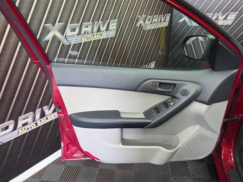 Used 2012 Kia Forte EX w/ Tech Pkg image 15