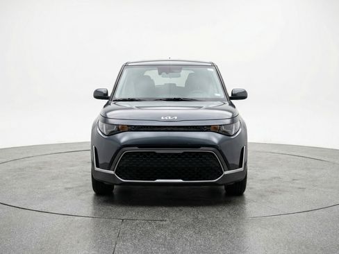 Used 2025 Kia Soul LX w/ LX Technology Package image 2