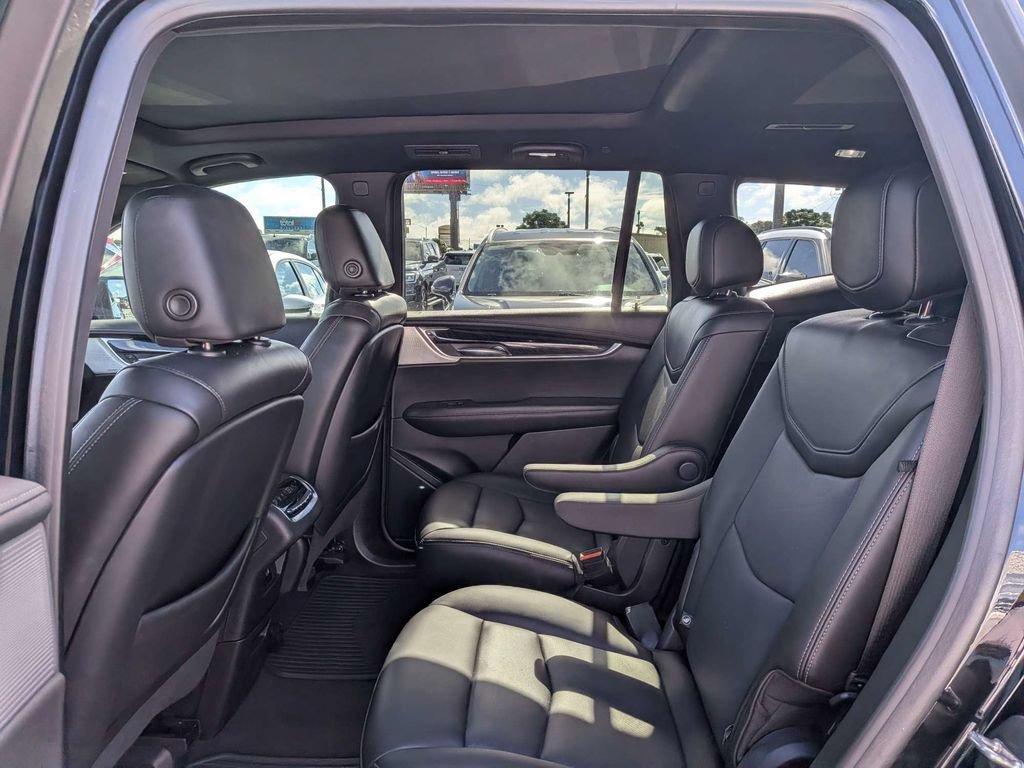 Used 2021 Cadillac XT6 Premium Luxury FWD image 14