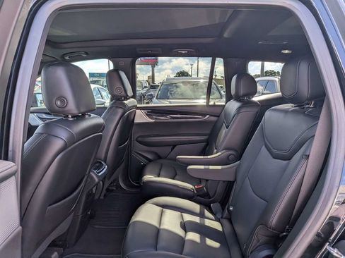 Used 2021 Cadillac XT6 Premium Luxury FWD image 14