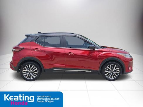 Used 2021 Nissan Kicks SR w/ SR Premium Package FWD image 9