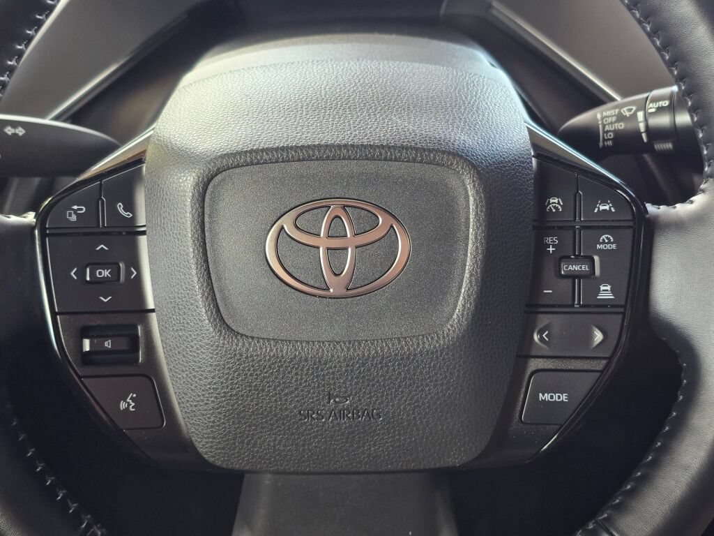 Used 2024 Toyota Prius XLE FWD image 21