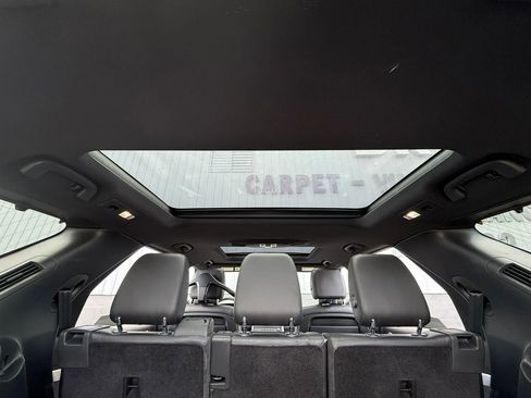 Used 2020 Land Rover Discovery Landmark AWD/4WD image 14