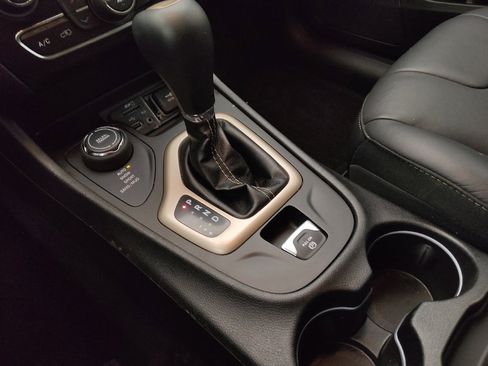 Used 2018 Jeep Cherokee Limited w/ High Altitude Package image 26