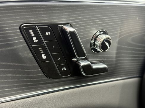 Used 2024 Cadillac Lyriq Sport AWD/4WD image 30