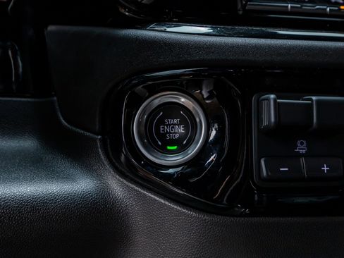 Used 2024 Chevrolet Silverado 1500 ZR2 image 23