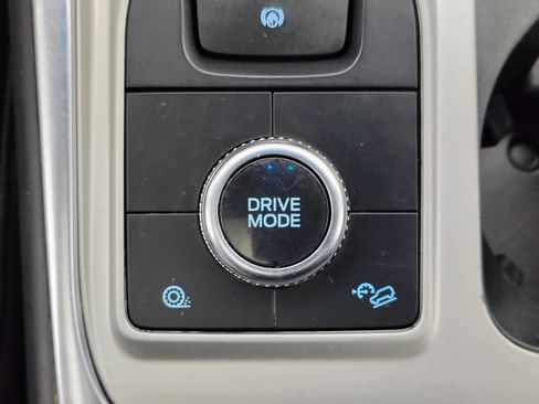 Used 2022 Ford Explorer XLT w/ Equipment Group 202A image 39