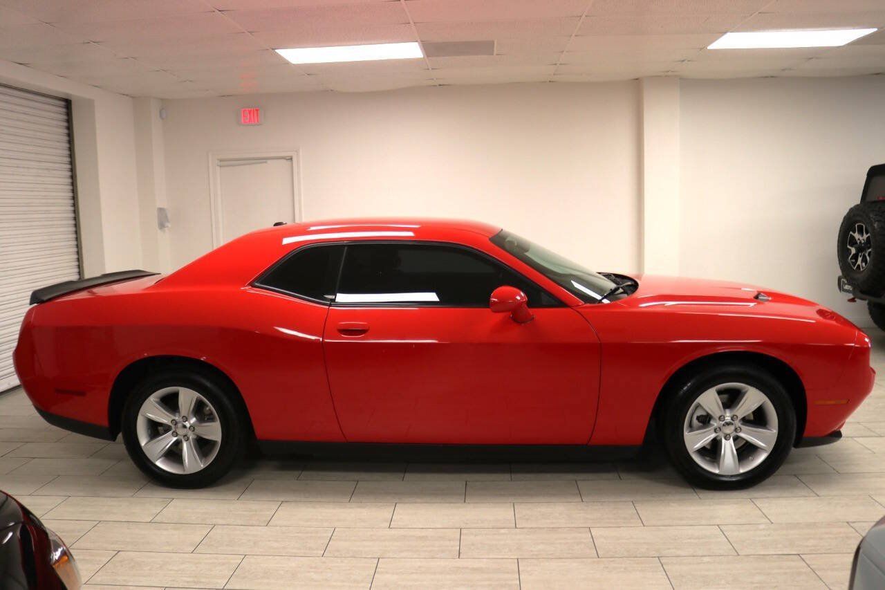 Used 2023 Dodge Challenger SXT RWD image 11