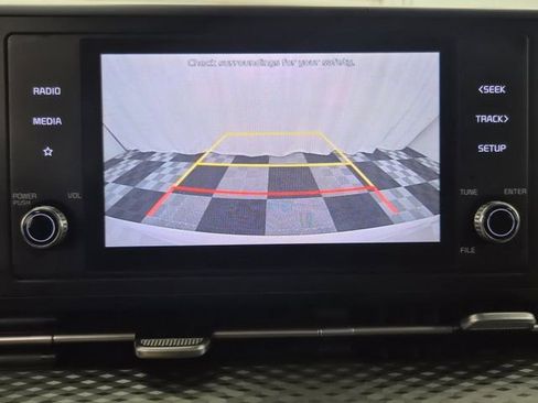 Used 2022 Kia Carnival LX FWD image 30