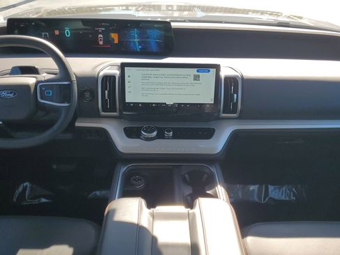 Certified 2025 Ford Expedition Max Active image 15