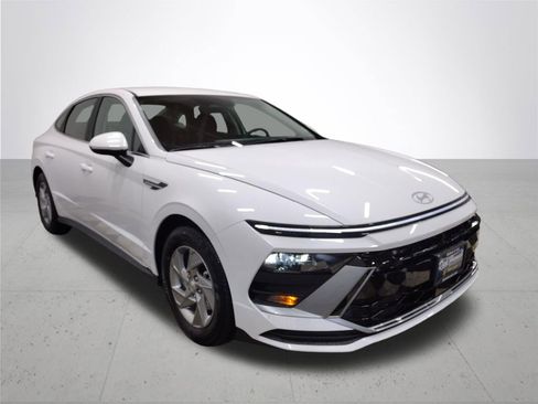 Used 2025 Hyundai Sonata SE FWD image 5