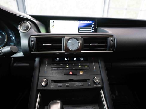 Used 2019 Lexus IS 300 F Sport w/ F Sport Package AWD/4WD image 17