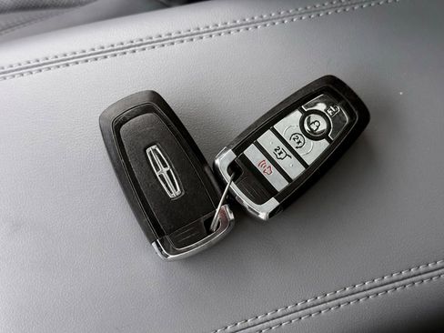 Used 2020 Lincoln Corsair Reserve AWD/4WD image 58