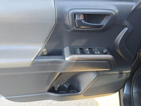 Used 2022 Toyota Tacoma SR5 image 10