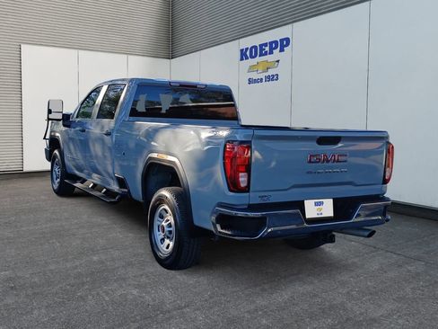 Used 2025 GMC Sierra 2500 Pro w/ Convenience Package image 3