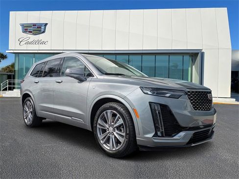 Used 2023 Cadillac XT6 Premium Luxury image 1