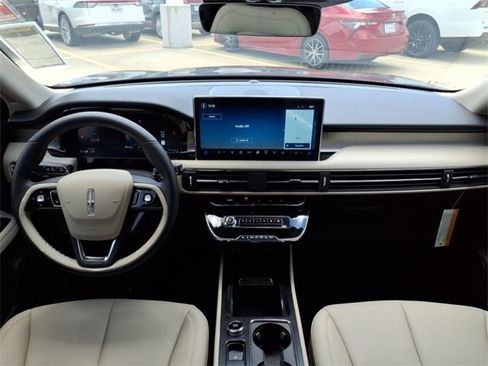 New 2025 Lincoln Corsair FWD w/ Equipment Group 101A image 3