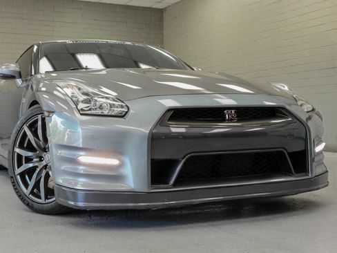 Used 2014 Nissan GT-R Premium AWD/4WD image 8