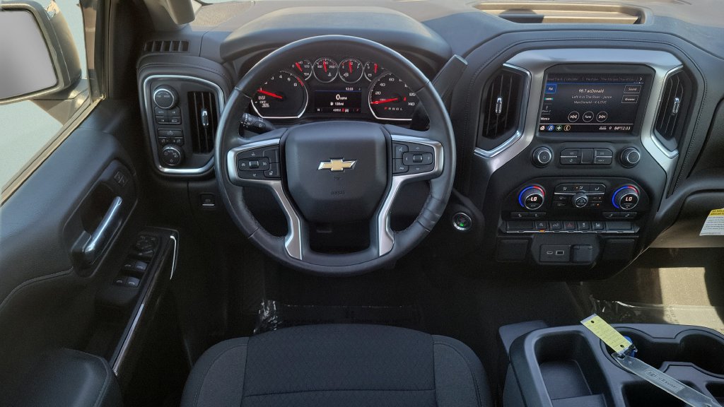 Used 2022 Chevrolet Silverado 1500 LT AWD/4WD image 12