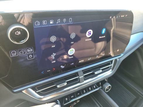 New 2026 Chevrolet Equinox EV LT image 13