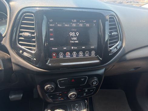 Used 2019 Jeep Compass Limited AWD/4WD image 18